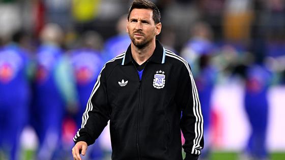 World Cup: Lionel Messi Fans React to Argentina Statue Mistake