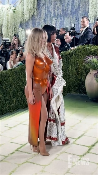 Kris Jenner and Kim Kardashian together at the Met Gala