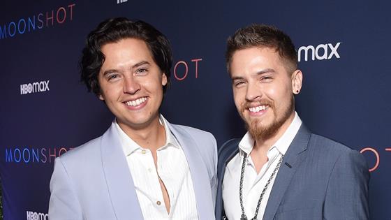 Dylan Sprouse Hilariously Whips Out Proof He and Cole Sprouse Are ...