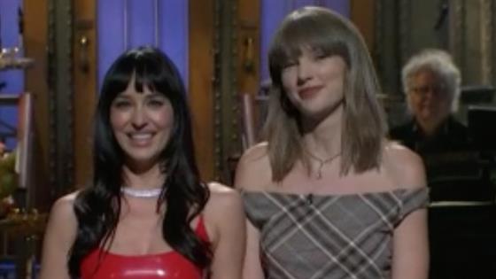 Taylor Swift Makes Surprise Appearance on ‘SNL’ to Support Dakota Johnson