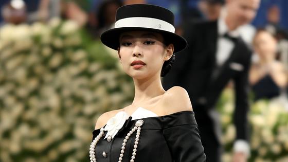 princess polly baby blue dress Blackpink Fame Jennie Gives A Sneak-Peak Of Her Solo 'The Show' Performance  & It's Going Crazy Viral!